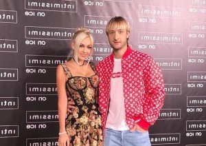 На вечеринке с мужем