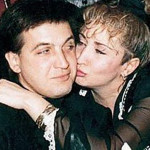 Ирина целует мужа