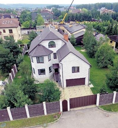 Недвижимость Екатерины Климовой: столичная квартира и дом с сауной в закрытом поселке