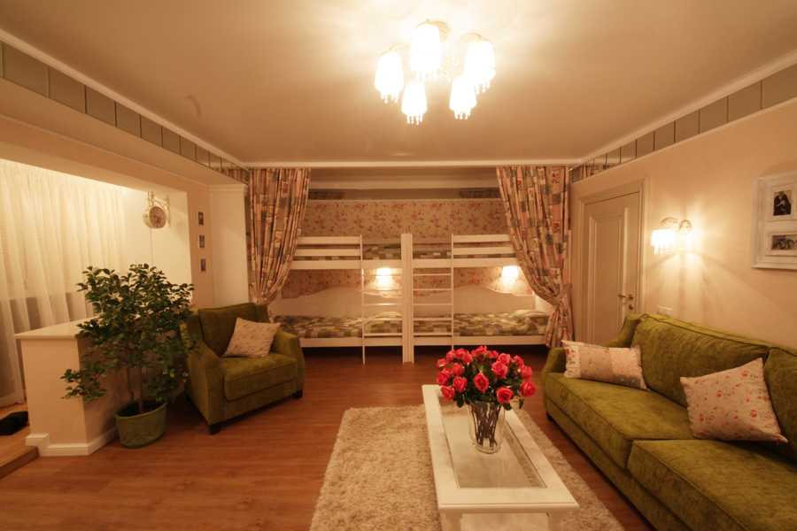Скромная квартира вдовы Леонида Филатова, где проживают их дети и внуки