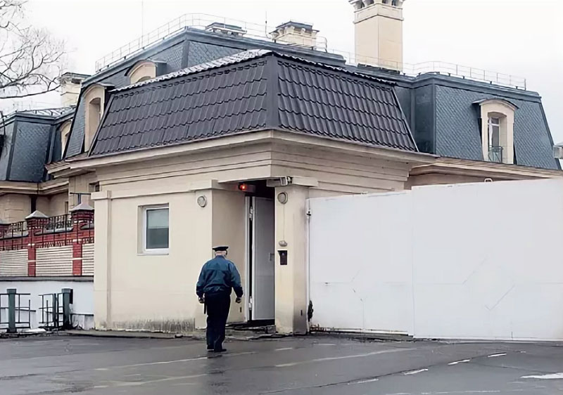 Роскошный особняк миллиардера Михаила Прохорова в Подмосковье