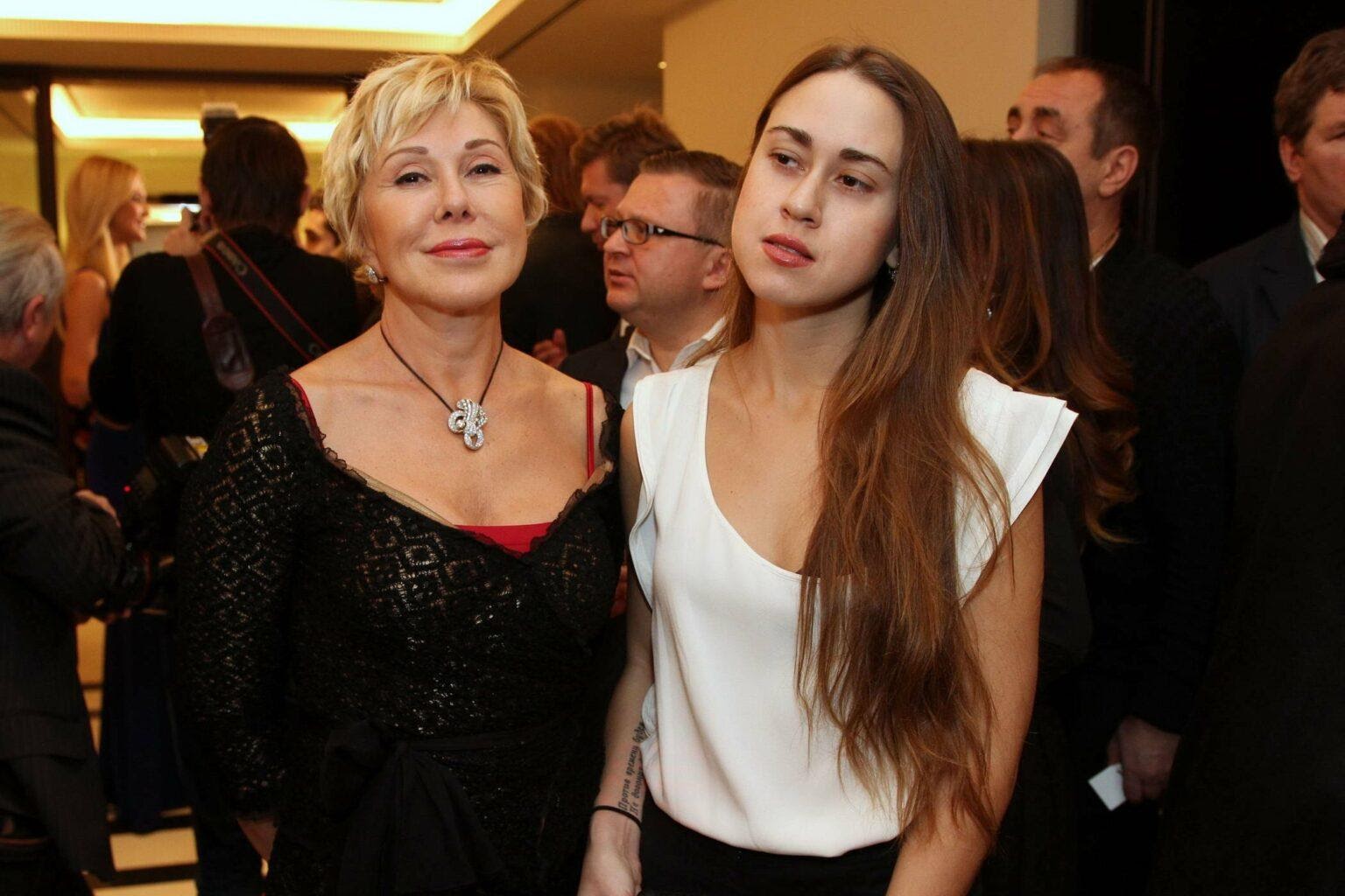 Любовь Успенская помирилась со своей дочерью Татьяной Плаксиной: сейчас девушка “очищается” от наркотиков