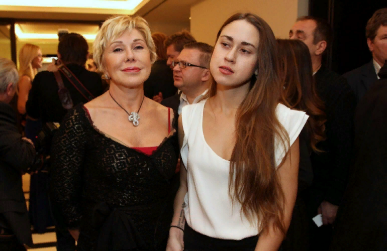 Дочь Любови Успенской Татьяна Плаксина переживает за мать, которая судится с ее отцом